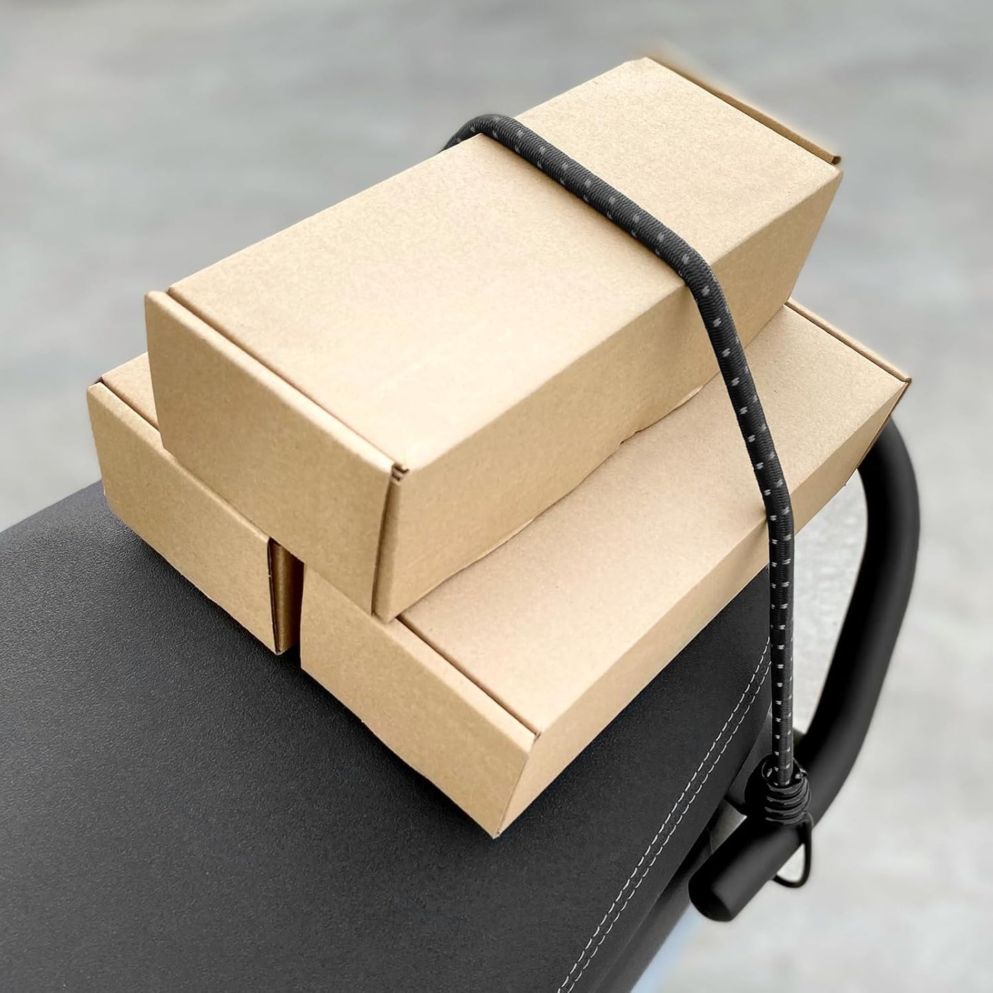 Bungee Cord Luggage Cord Resilience 32 Inch 4 Pieces for SecuringTents, Tarps, Luggage ,Truck, ATV Off-Road Motorcycle Bicycle Riding,Multi-Scenario Applicable (Black)