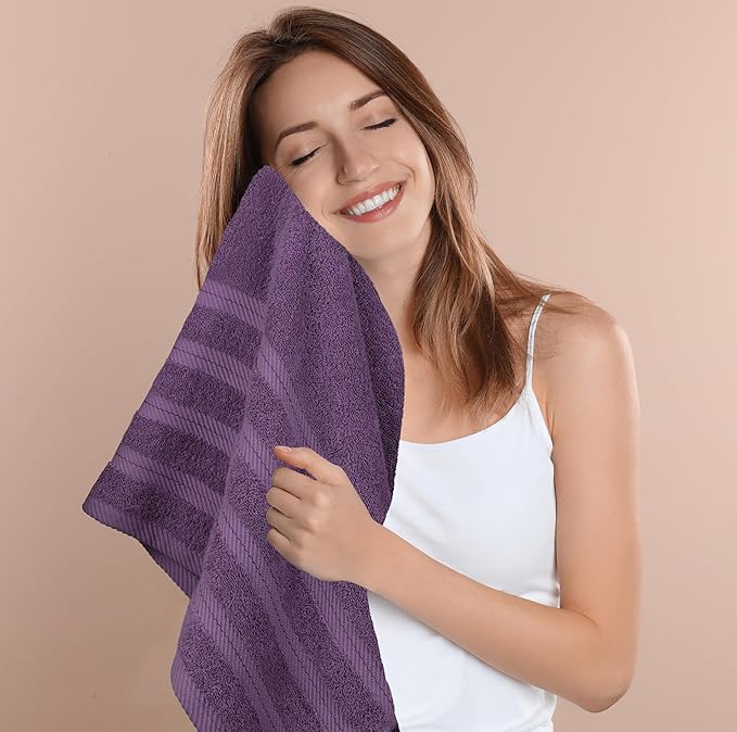Utopia Towels 4 Pack Premium Extra Large Bath Towels Set, (30 x 60 Inches) 100% Ring Spun Cotton, Lightweight and Highly Absorbent Quick Drying Towels, Perfect for Daily Use (Plum)