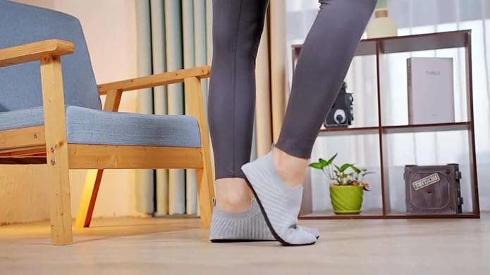 ditont Non-Slip Indoor House Slippers Lightweight Comfortable Grip House Home Shoes for Men Women