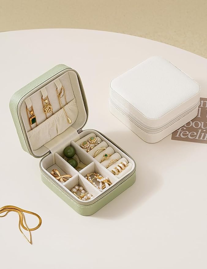 Travel Jewelry Case, Travel Jewelry Box, Mini Jewelry Travel Case, Jewelry Organizer Case, Portable Small Jewelry Organizer Storage Boxes - Best Gift for Women Girls.