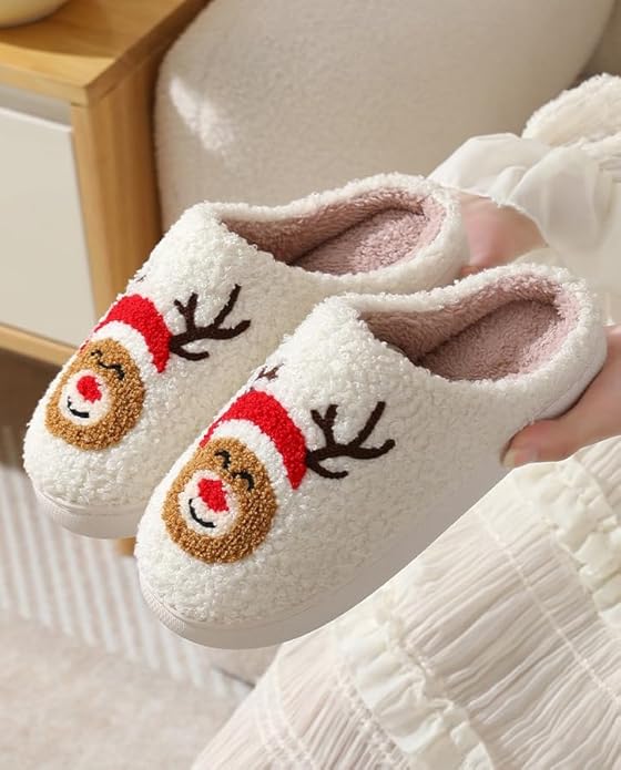 Unisex Xmas Elk Shoes Santa Reindeer Cute Strawberry Cartoon Christmas Tree Pink Bow Memory Foam Soft Plush House Slippers Indoor/Outdoor