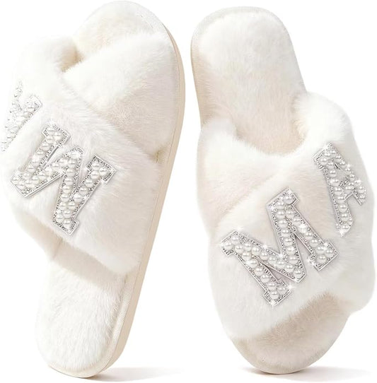 MAIITRIP MAMA Slippers for Women Fuzzy Mom Slippers with Pearls Rhinestones Fluffy Cozy Indoor House Shoes Gift for New Mom Mother's Day Gifts