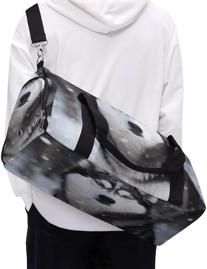 Oxford Cloth Husky In Snow Dog Gym Bag,Duffle Bag with Shoes Compartment And Adjustable Shoulder Straps，Weekender Bags for Men Women.