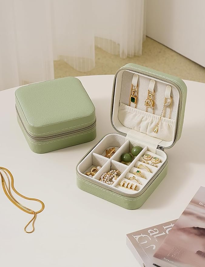 Travel Jewelry Case, Travel Jewelry Box, Mini Jewelry Travel Case, Jewelry Organizer Case, Portable Small Jewelry Organizer Storage Boxes - Best Gift for Women Girls.