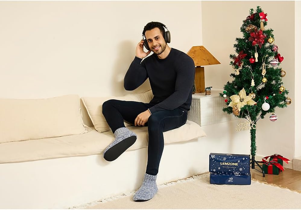 LEMZONE Mens Fuzzy Slipper Socks with Grippers, Winter Warm Sherpa Lined Indoor House Shoes Christmas Gifts for Dad Husband Boyfriend
