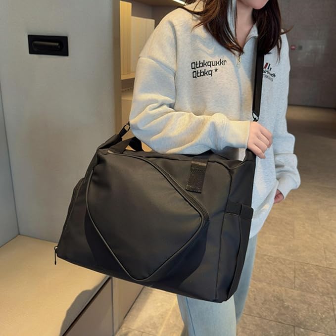 Functional Gym Duffle Bag Features Wet Dry Compartment and Separate Shoe Pocket Ergonomic Design Separate Wet/Dry