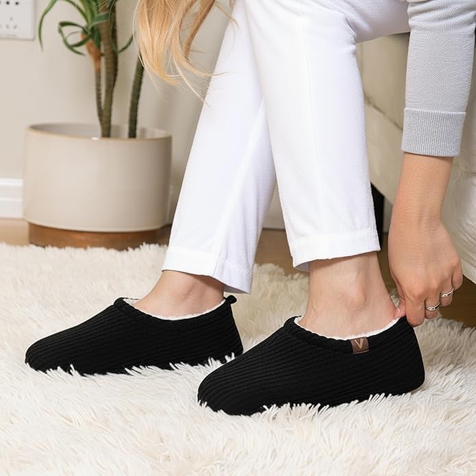 Women’s Fuzzy Memory Foam Slippers with Cozy Curly Fur and Warm Fleece Lining Closed Back Non-Slip House Shoes Lightweight Soft Comfy Indoor Bedroom Slippers
