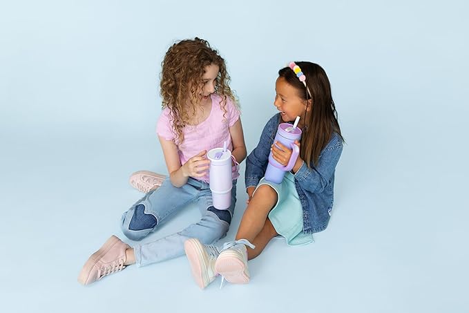 Ello Oasis 18oz Kids Tumbler with Handle & Retracting Straw, 100% Leakproof Reusable Insulated Stainless Steel Cup, Gifts for Teens Girls Boys, Keeps cold for 18 Hours, Cup Holder Friendly, Lavender