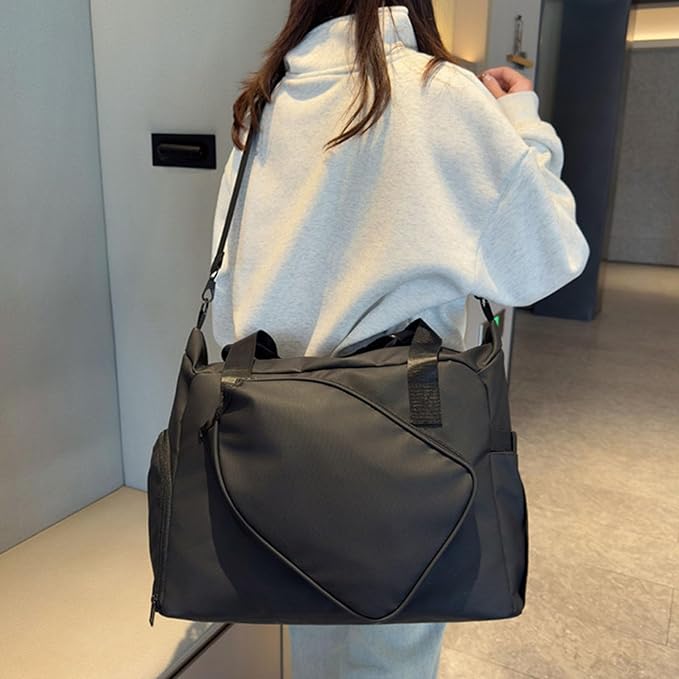 Functional Gym Duffle Bag Features Wet Dry Compartment and Separate Shoe Pocket Ergonomic Design Separate Wet/Dry