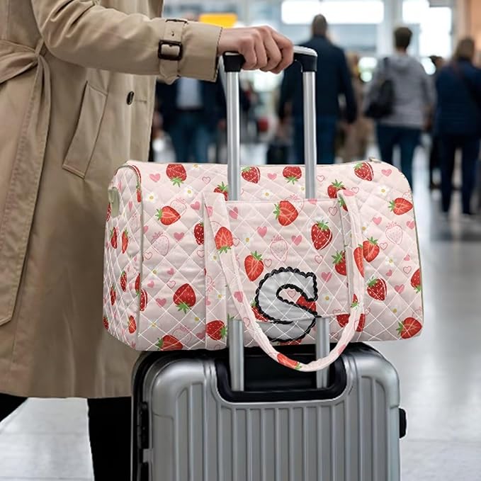 COEQINE Women Vintage Floral Gym Bag for Travel Pink Strawberry Initial Name A-Z Personal Item Travel Bag Quilted Duffel Bags for Men Womens, Large Packable Travel Bag