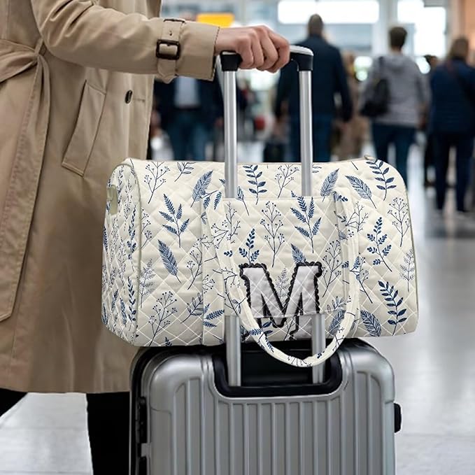 COEQINE Quilted Duffle Bag Women Personal Item Travel Bag Blue White Initial Name A-Z Large Capacity Flower Travel Bag with Trolley Sleeve