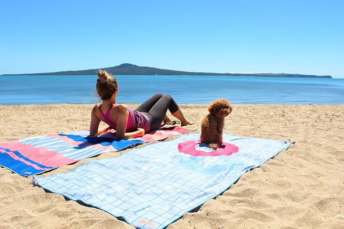 Microfiber Beach Towel & Bag. Lightweight, Compact & Quick-Dry. For Travel, the Beach, Pool, Gym, Yoga & Camping. Extra Large (71x35.5), Black