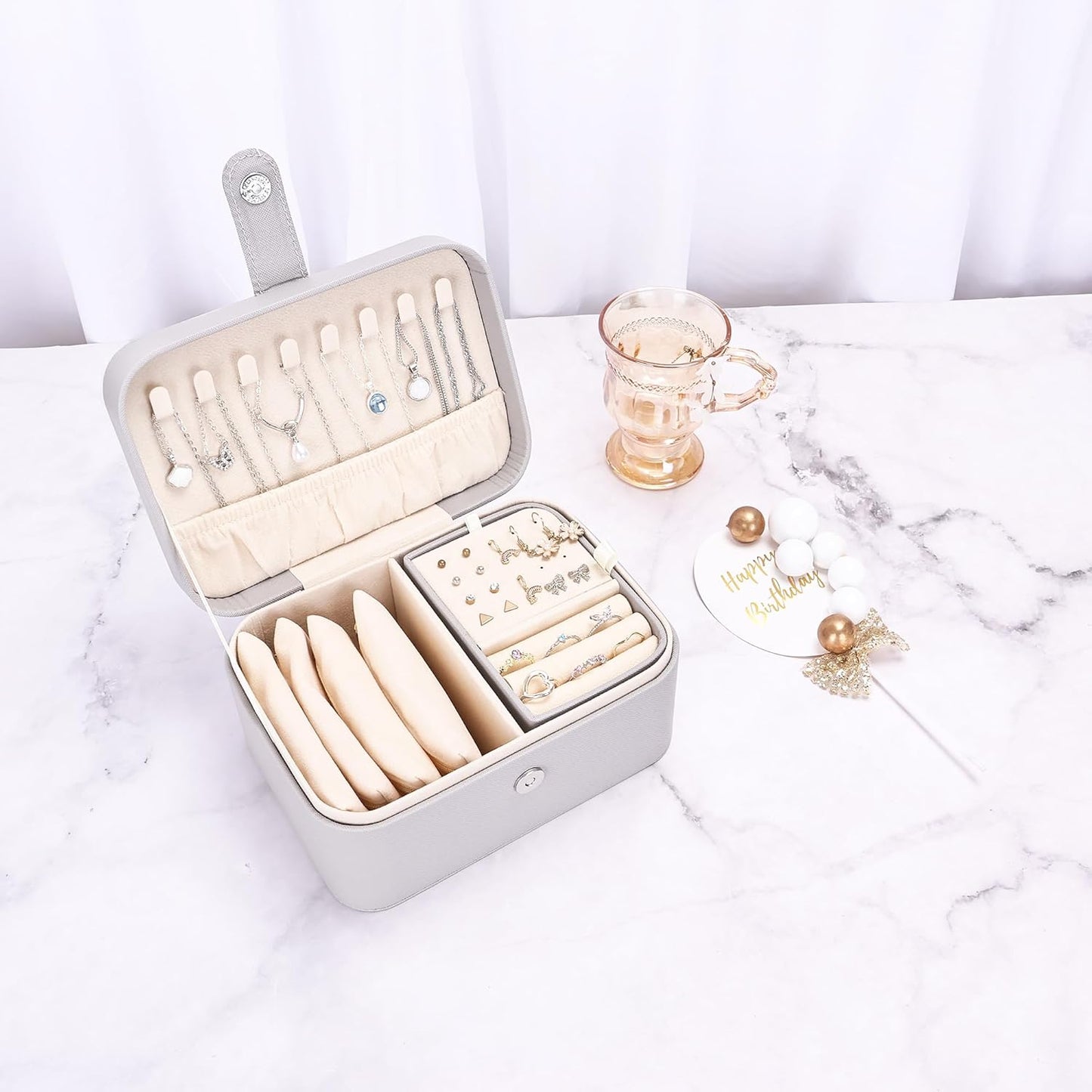 2 Layer Portable Jewelry Box, Large Jewelry Travel Case with 4 Jewelry Pouches, Medium Size Jewelry Organizer Box for Earrings, Necklaces, Bracelets (light gray)