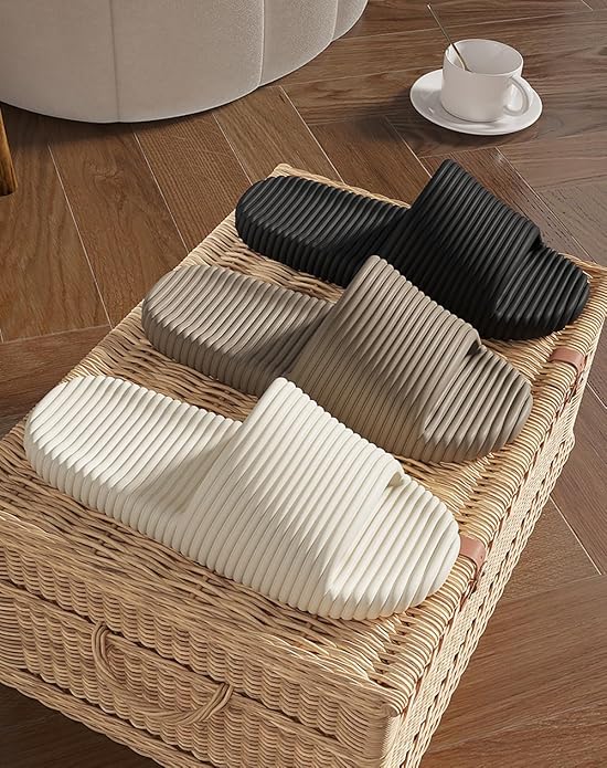 Thick Soled Home Slippers Shower Shoes Soft Indoor Shoes Lightweight Outdoor Sandals for Men and Women