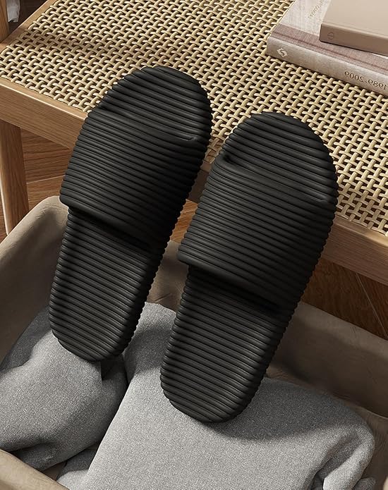 Thick Soled Home Slippers Shower Shoes Soft Indoor Shoes Lightweight Outdoor Sandals for Men and Women