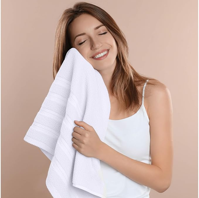 Utopia Towels 4 Pack Premium Extra Large Bath Towels Set, (30 x 60 Inches) 100% Ring Spun Cotton, Lightweight and Highly Absorbent Quick Drying Towels, Perfect for Daily Use (White)