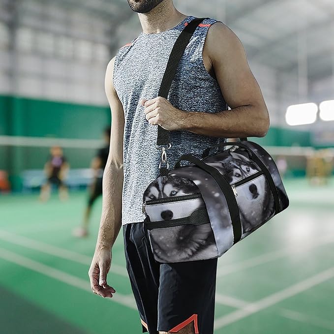 Oxford Cloth Husky In Snow Dog Gym Bag,Duffle Bag with Shoes Compartment And Adjustable Shoulder Straps，Weekender Bags for Men Women.