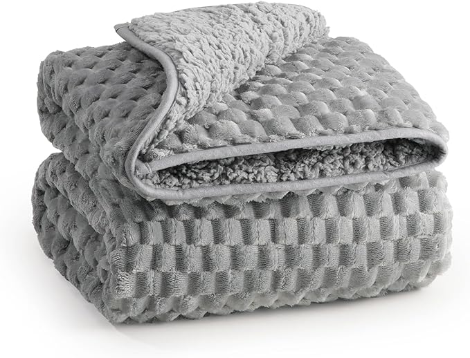 Super Soft Luxury Fleece Sherpa Weighted Blanket for Teens, 7lbs Small Weighted Lap Blanket for Adults, Turtle Shell Cozy Warm Throw for Winter, Compact Heavy Blanket for Better Sleep, Grey, 41"x60"