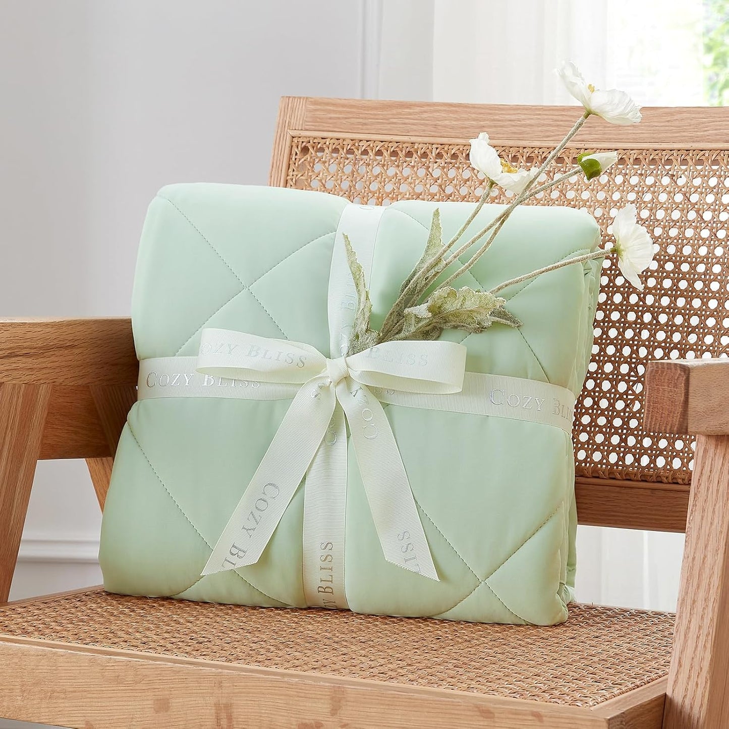 Cozy Bliss Cooling Throw Blanket for Hot Sleepers, Q-Max 0.4 Cooling Comfort 50x70, Cold Blankets for Night Sweats Sleeping, Ultra-Cool Lightweight Breathable Summer Blanket for Bed Travel