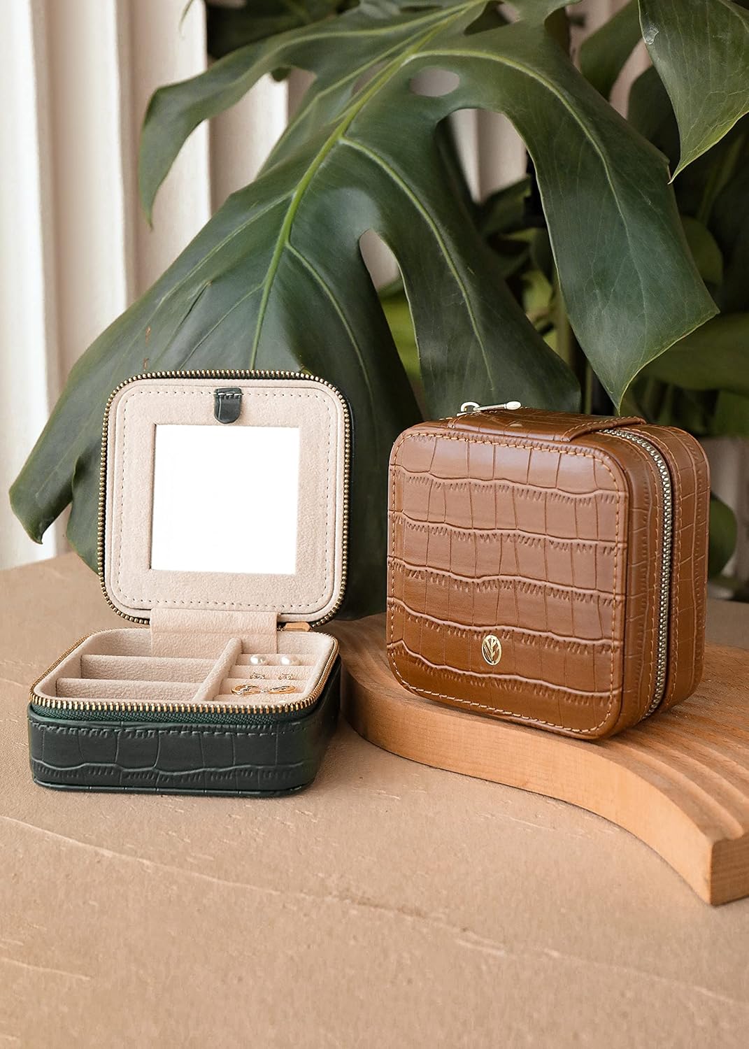 S.Leaf Mini Travel Jewelry Case - Portable Organizer Box for Women - Crocodile Emerald Pattern