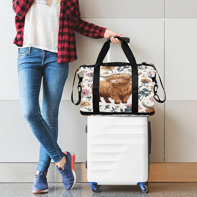 Travel Duffel Bags for Women Highland Cow Floral Print Sports Duffel Bags Gym Bags with Shoes Compartment Tote Bag Weekender Bag for Travelling