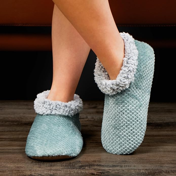 Soft Fuzzy Slippers for Women Indoor, Warm Furry House Sock Shoes Fluffy Lined, Bedroom Booties Non-Slip Gripper Soles, Winter Cozy Christmas Gifts