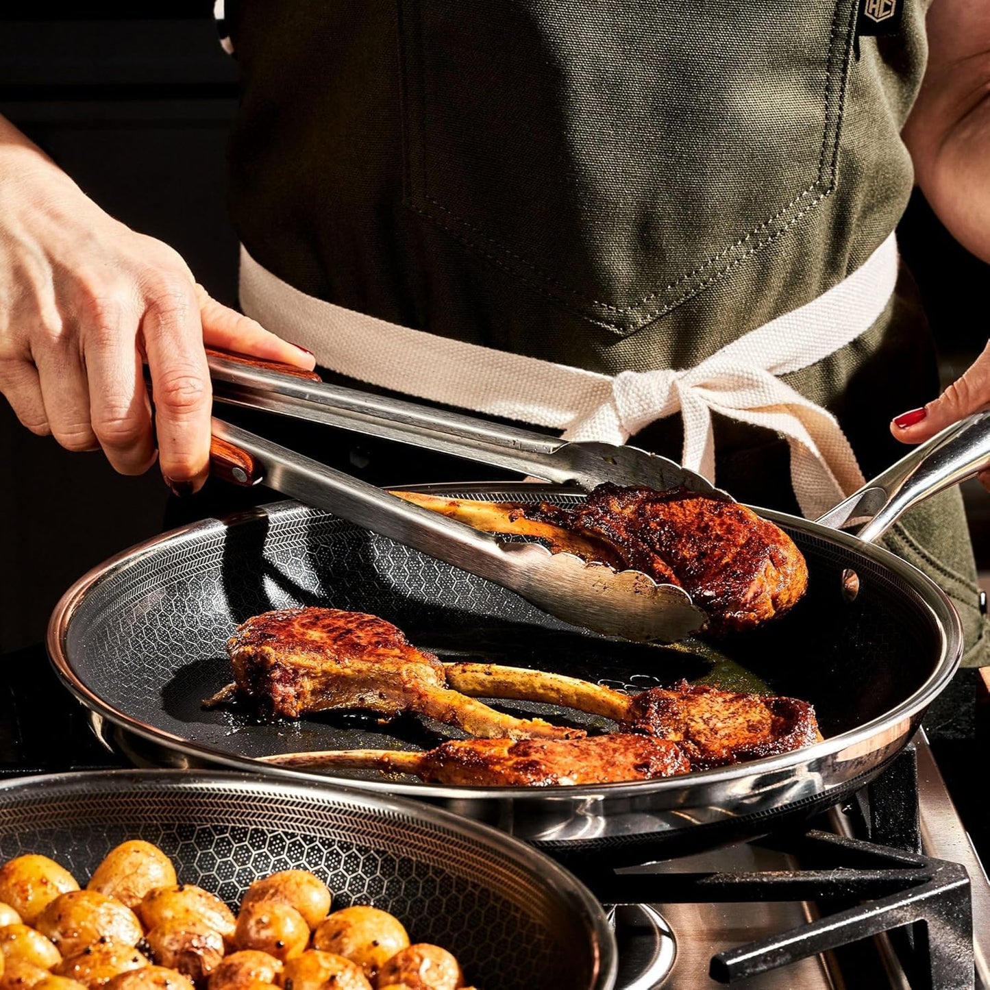 HexClad Hybrid Nonstick 10-Inch Frying Pan, Stay-Cool Handle, Dishwasher-Friendly, Oven-Safe Up to 900°F, Induction Ready, Compatible with All Cooktops