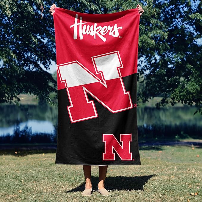 Northwest NCAA Unisex-Adult Microfiber Beach Towel